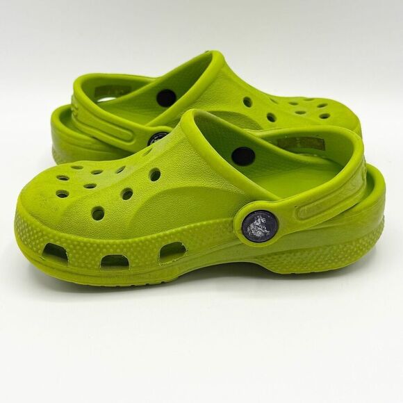 Crocs Classic Lime Green Sandals - Kids US C9 - Picture 8 of 12